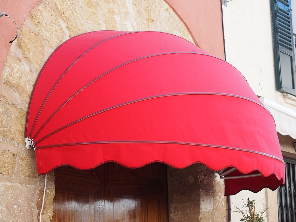 red awnings