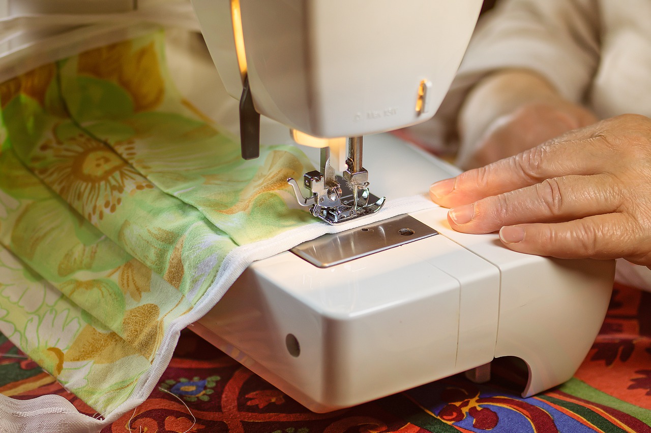 mechanical sewing machine